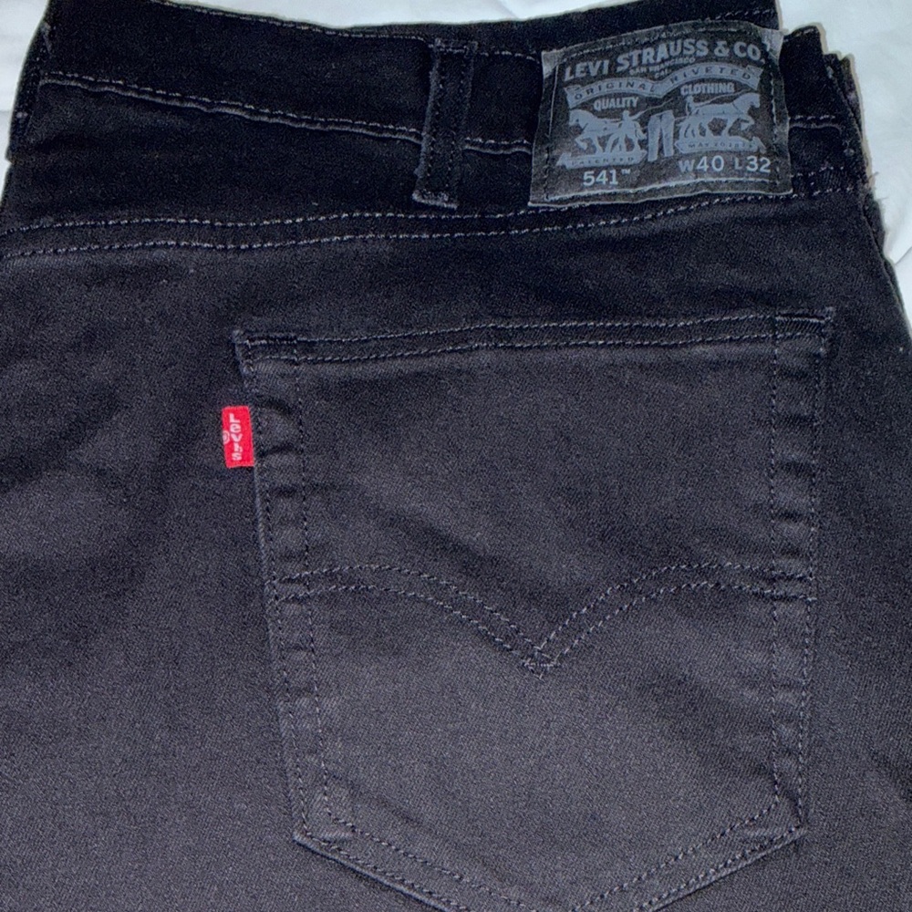 541 Levi's Men's Black Straight Jeans